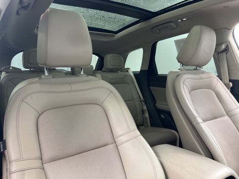 Certified 2022 Lincoln Corsair Standard w/ Premium Package image 25