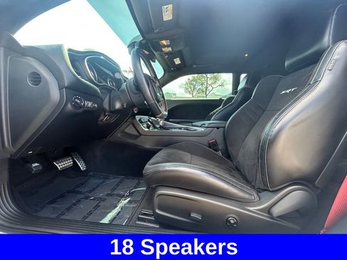 Used 2015 Dodge Challenger SRT image 10