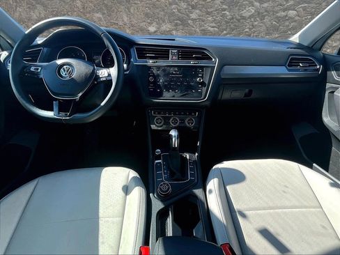 Used 2020 Volkswagen Tiguan SE image 14