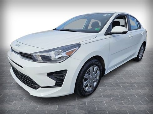 Used 2023 Kia Rio LX image 3