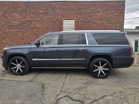 Used 2019 Cadillac Escalade ESV Platinum AWD/4WD image 20