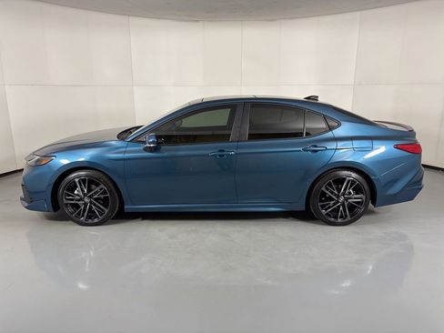 Used 2025 Toyota Camry XSE image 5