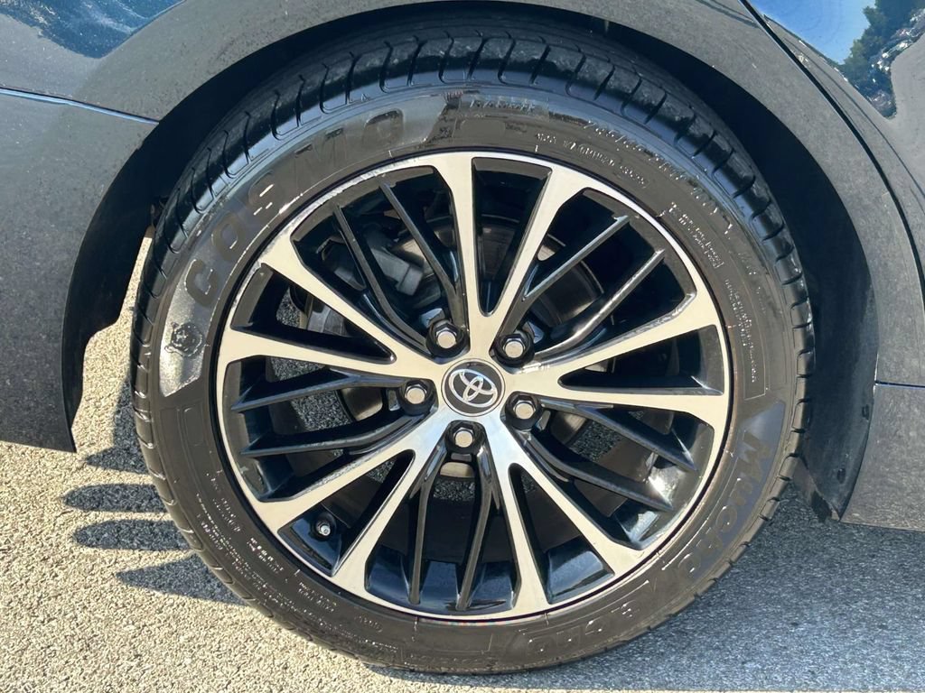Used 2019 Toyota Camry SE w/ Convenience Package FWD image 9