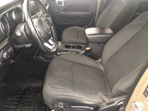 Used 2020 Jeep Gladiator Overland image 7