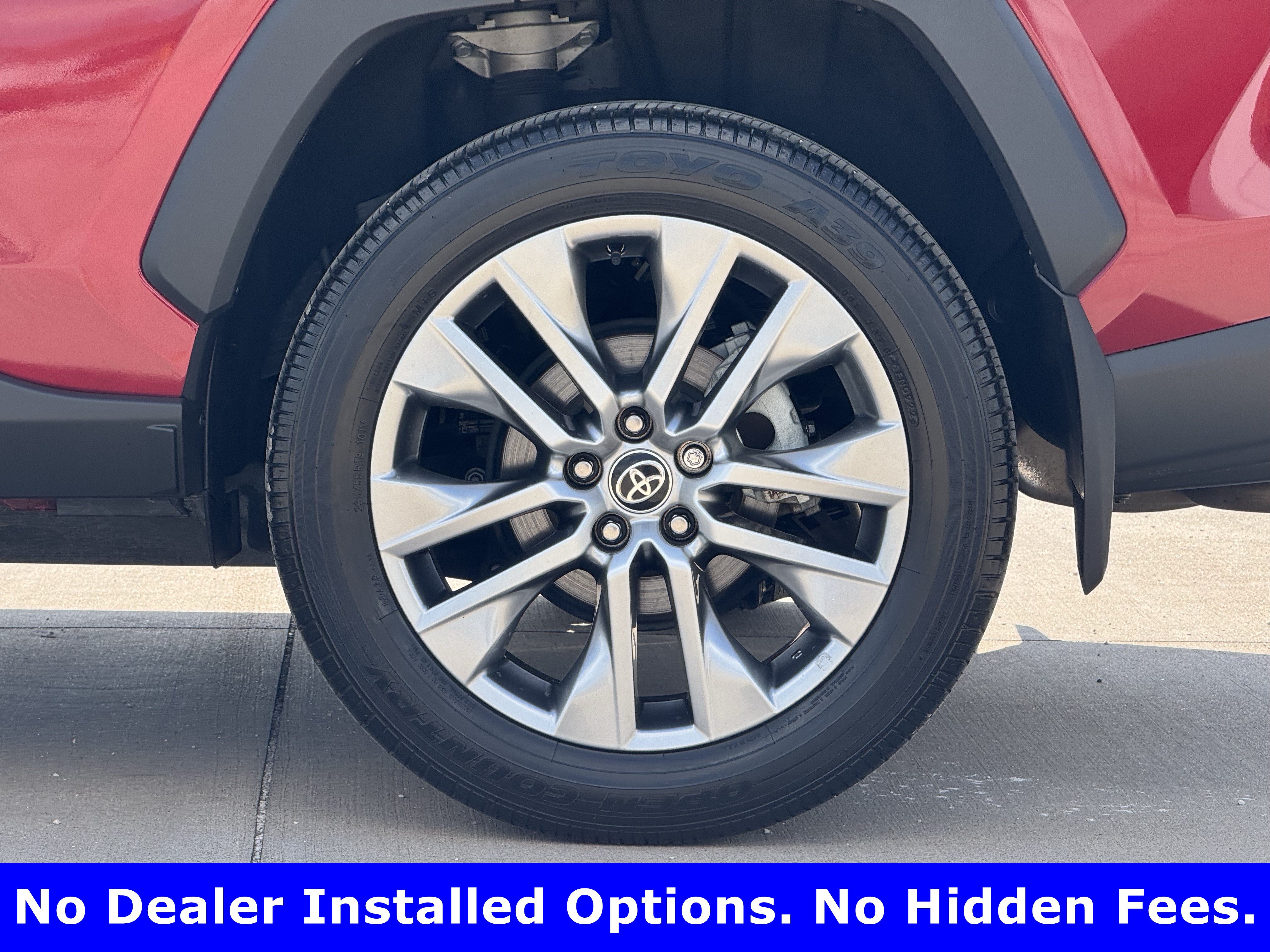 Used 2022 Toyota RAV4 XLE Premium AWD/4WD image 8