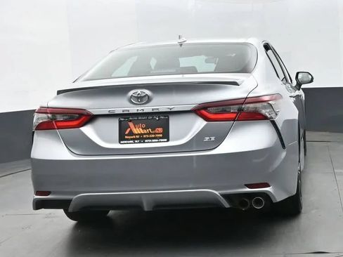 Used 2024 Toyota Camry SE FWD image 8