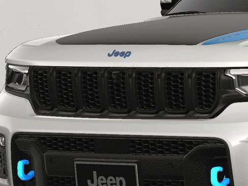 New 2024 Jeep Grand Cherokee Trailhawk w/ Advanced Protech Group II image 15