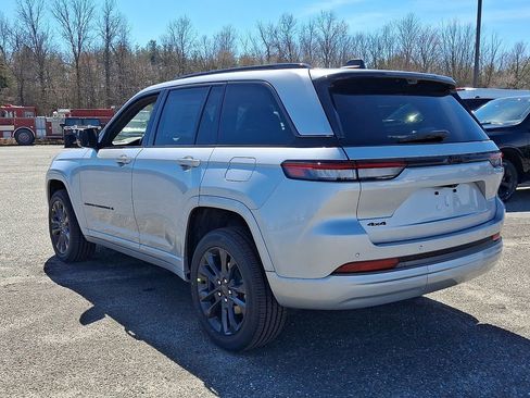 New 2026 Jeep Grand Cherokee Limited AWD/4WD image 6