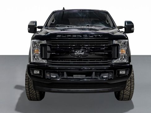 Used 2019 Ford F250 XLT w/ XLT Premium Package image 3