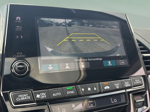 Certified 2022 Honda Odyssey Touring image 24