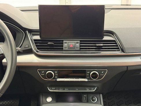 Certified 2025 Audi Q5 2.0T Premium w/ Convenience Plus Package AWD/4WD image 10
