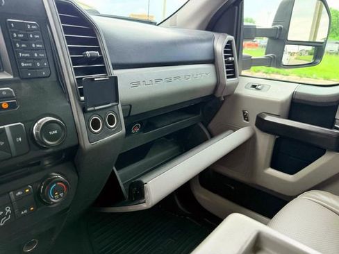 Used 2018 Ford F250 XL w/ Power Equipment Group AWD/4WD image 31