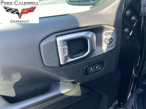 Used 2024 Jeep Wrangler Unlimited Sahara w/ Technology Group AWD/4WD image 28