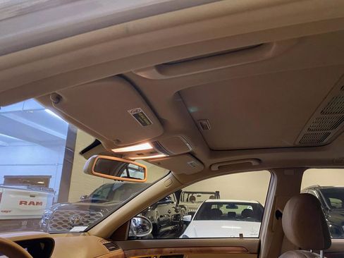 Used 2007 Mercedes-Benz S 550 Sedan image 31