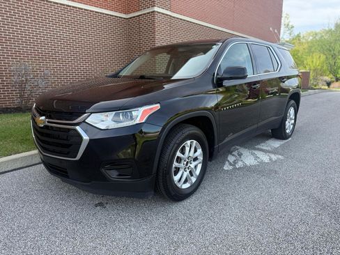 Used 2020 Chevrolet Traverse LS FWD image 4