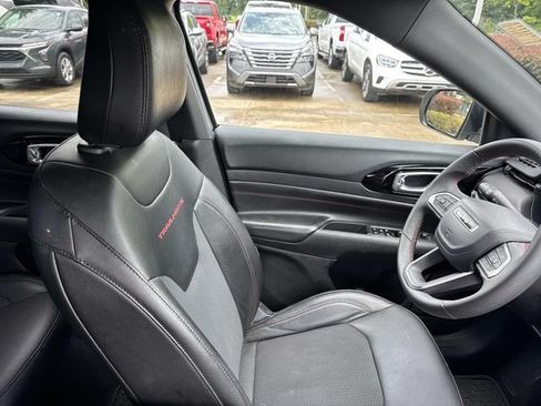 Used 2025 Jeep Compass Trailhawk AWD/4WD image 14