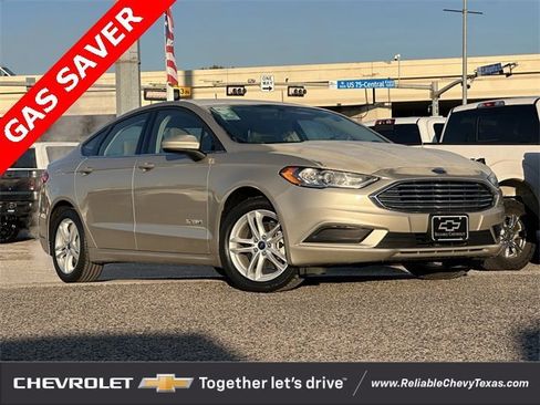 Used 2018 Ford Fusion S image 2