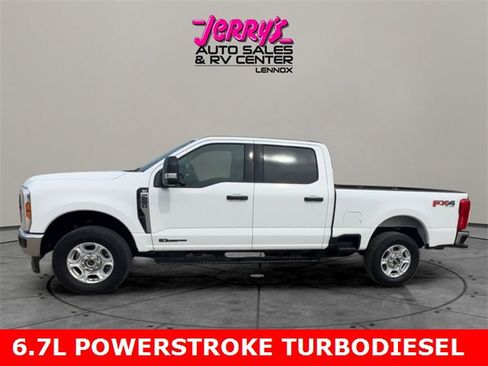 Used 2025 Ford F250 XLT w/ FX4 Off-Road Package image 2