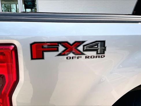 Used 2019 Ford F250 Lariat w/ Lariat Value Package AWD/4WD image 28