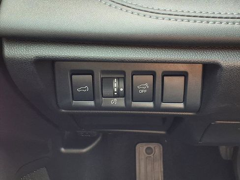 Certified 2025 Subaru Outback Limited image 9