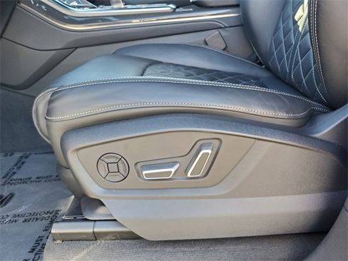 Used 2024 Audi SQ7 Premium Plus image 12