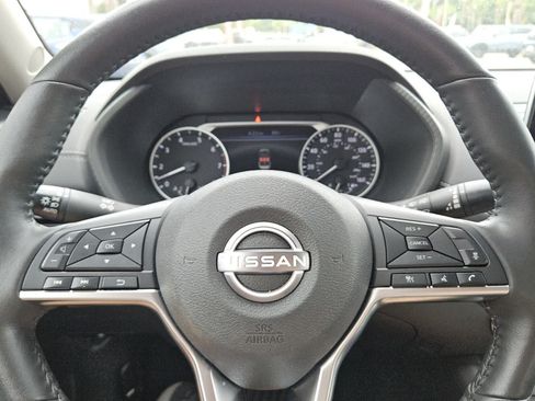 Used 2025 Nissan Sentra SV w/ All-Weather Package FWD image 11