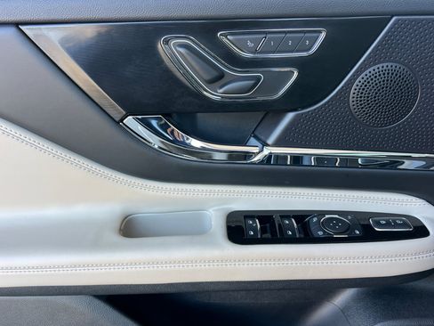 Used 2025 Lincoln Corsair Grand Touring w/ Equipment Group 301A image 11