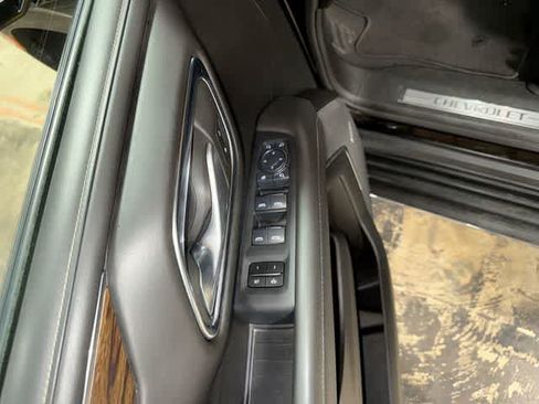 Used 2024 Chevrolet Tahoe Premier AWD/4WD image 24