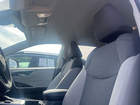 Used 2025 Toyota RAV4 XLE image 11