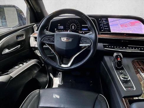 Used 2024 Cadillac Escalade Premium Luxury AWD/4WD image 7