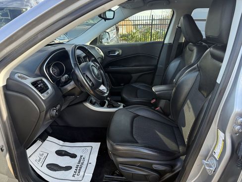 Used 2019 Jeep Compass Latitude w/ Cold Weather Group image 13