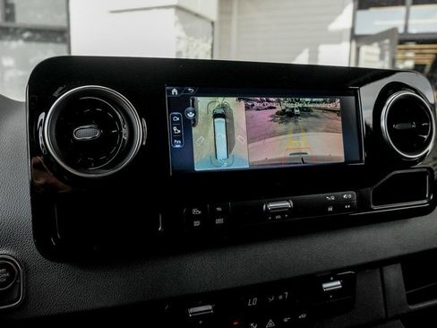 Used 2025 Mercedes-Benz Sprinter 2500 image 16