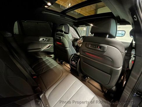 Used 2022 BMW X6 xDrive40i AWD/4WD image 22