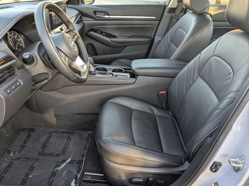 Used 2025 Nissan Altima 2.5 SR w/ SR Premium Package image 21