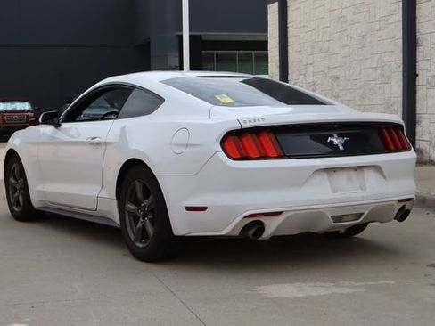 Used 2017 Ford Mustang Coupe RWD image 3
