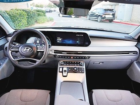 Certified 2023 Hyundai Palisade SE image 19