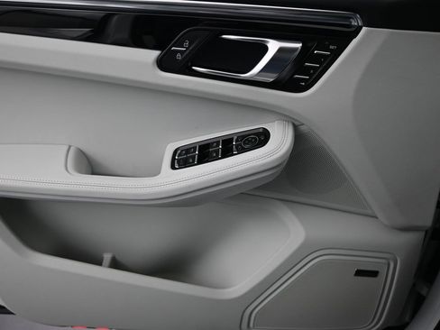 New 2026 Porsche Macan AWD/4WD image 12