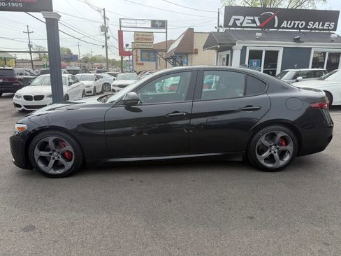 Used 2017 Alfa Romeo Giulia w/ Sport Appearance Package image 2