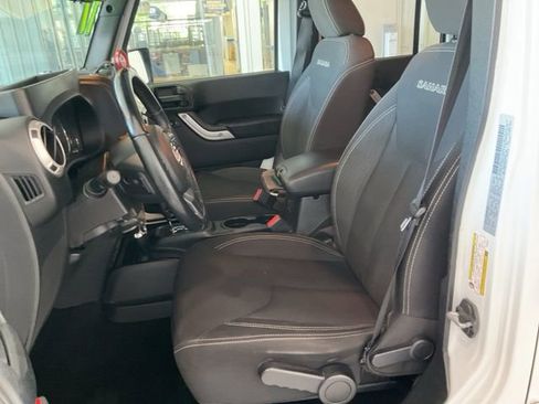 Used 2017 Jeep Wrangler Unlimited Sahara w/ Trailer Tow Group AWD/4WD image 2