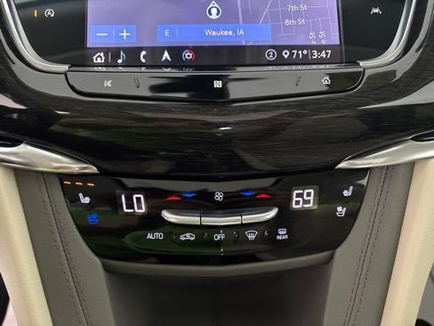 Used 2020 Cadillac XT6 Premium Luxury AWD/4WD image 7