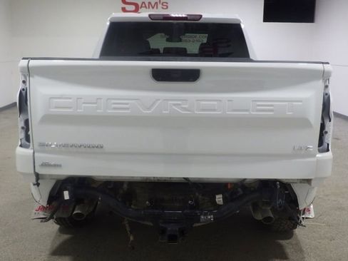 Used 2025 Chevrolet Silverado 1500 LTZ AWD/4WD image 3