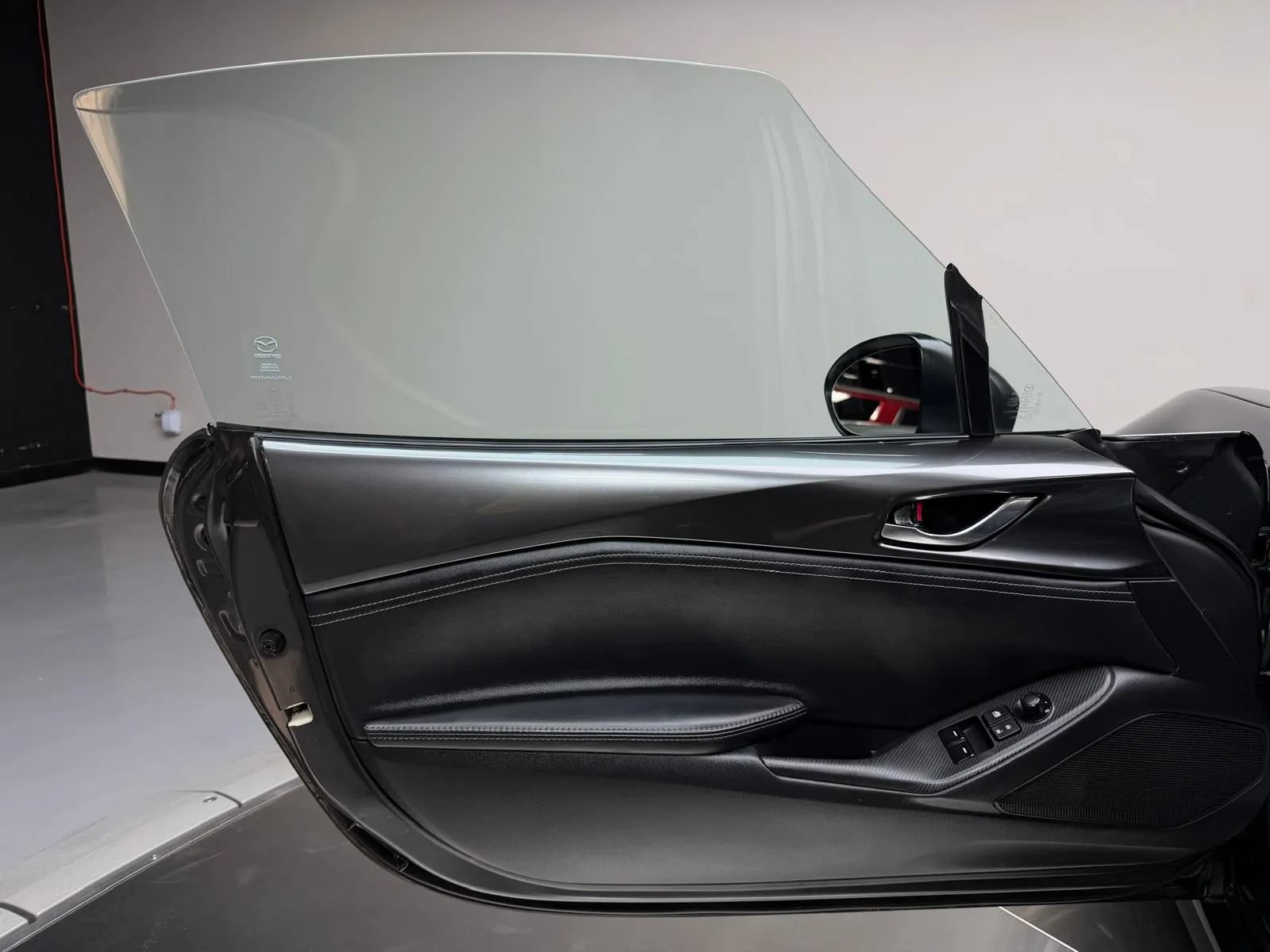 Used 2022 MAZDA MX-5 Miata RF Grand Touring RWD image 17