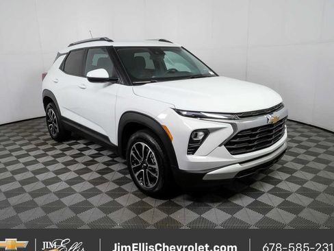 Certified 2025 Chevrolet TrailBlazer LT AWD/4WD image 24