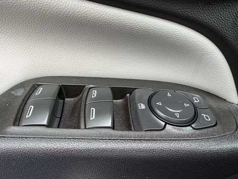 Used 2021 Chevrolet Equinox LS w/ LS Convenience Package FWD image 21