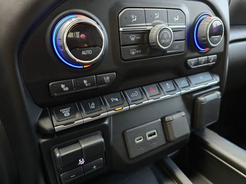 Used 2023 Chevrolet Silverado 3500 High Country image 61