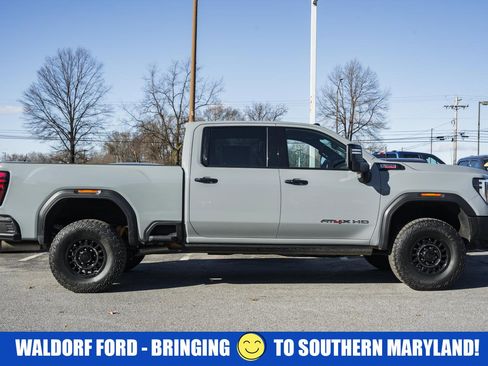 Used 2024 GMC Sierra 2500 AT4X w/ AT4X AEV Edition image 3