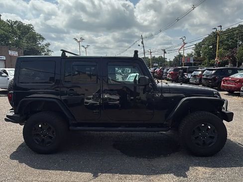 Used 2016 Jeep Wrangler Unlimited Sahara image 5