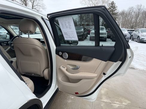 Used 2017 Mercedes-Benz GLC 300 4MATIC image 15