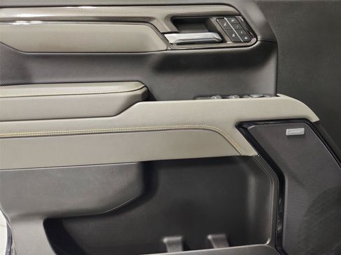 Used 2023 Chevrolet Silverado 1500 ZR2 w/ Technology Package AWD/4WD image 23