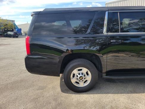 Used 2017 Chevrolet Suburban 3500 LS w/ Driver Alert Package AWD/4WD image 29